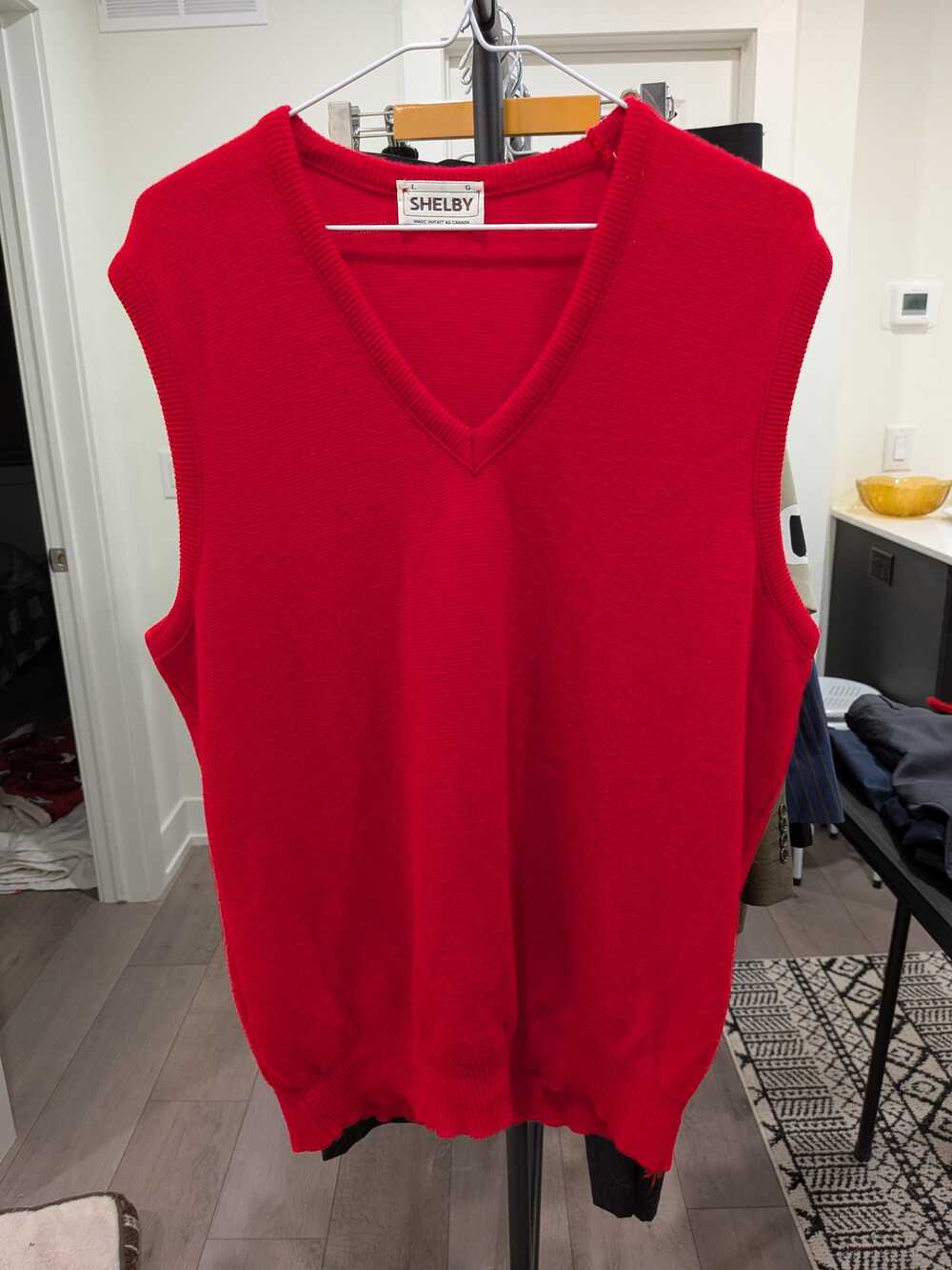 Vintage Shelby Red Knit V-Neck Sweater Vest – Classic Preppy Menswear (Large)